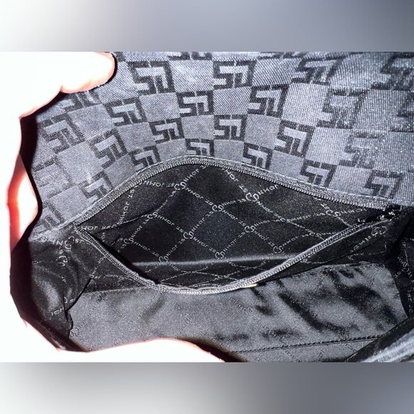 Classic St. John Red Leather and Logo Print Shoulder Bag - Picture 8 of 8